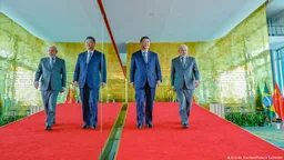 习近平与巴西总统卢拉通电话：反对外来干涉